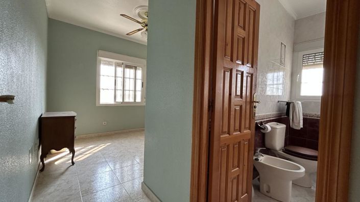 Image No.46-5 Bed Villa for sale