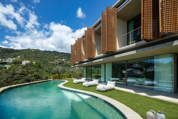 Image No.10-7 Bed Villa for sale