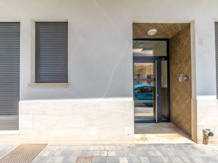 Image No.30-3 Bed Apartment for sale