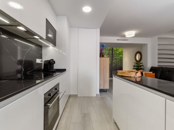 Image No.7-3 Bed Apartment for sale