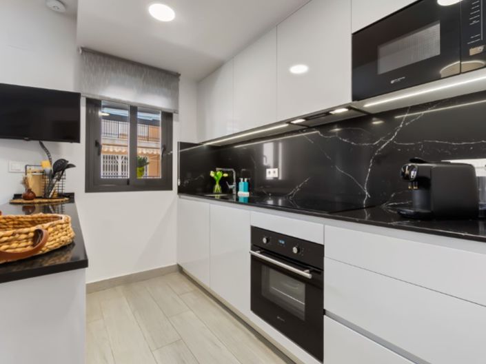 Image No.8-3 Bed Apartment for sale