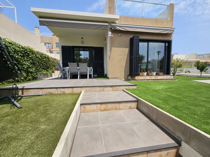 Image No.1-3 Bed Villa for sale