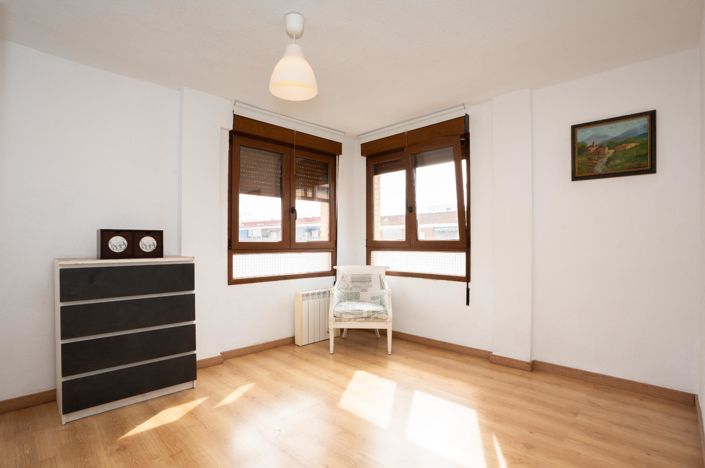 Image No.11-3 Bed Apartment for sale