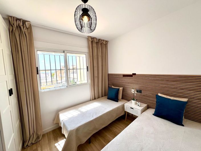 Image No.27-3 Bed Townhouse for sale