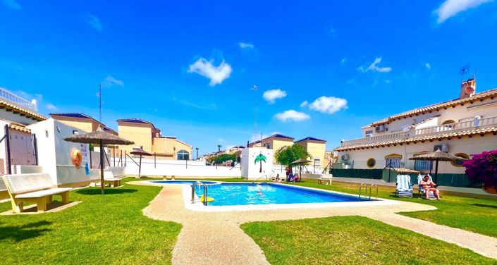 Image No.36-3 Bed Townhouse for sale