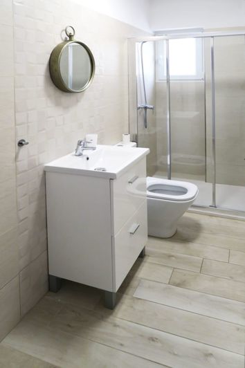 Image No.9-2 Bed House for sale