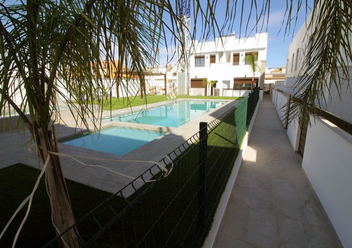 Image No.1-3 Bed Townhouse for sale