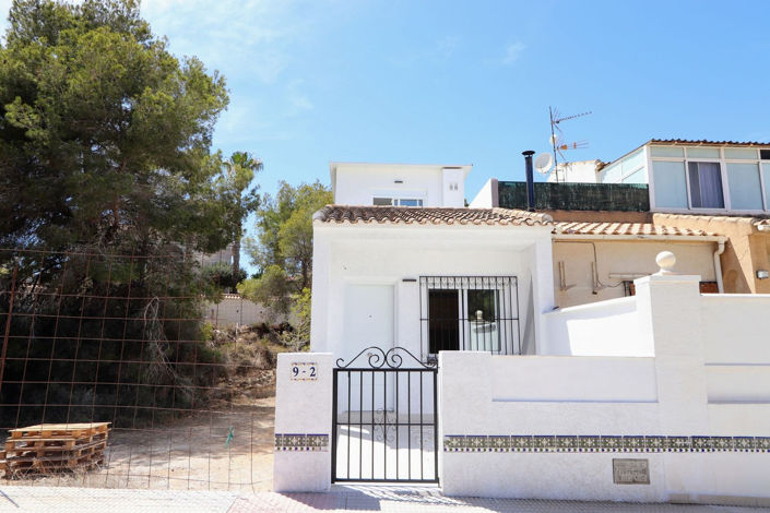 Image No.1-2 Bed House for sale