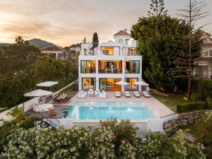 Image No.1-Villa de 6 chambres à vendre à Nueva Andalucia