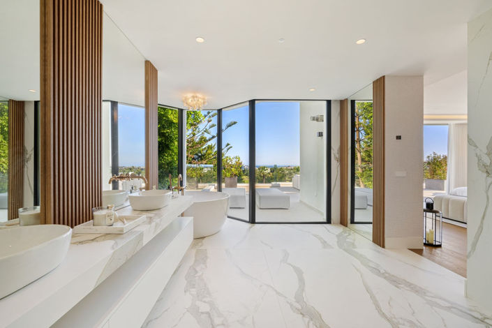 Image No.34-6 Bed Townhouse for sale