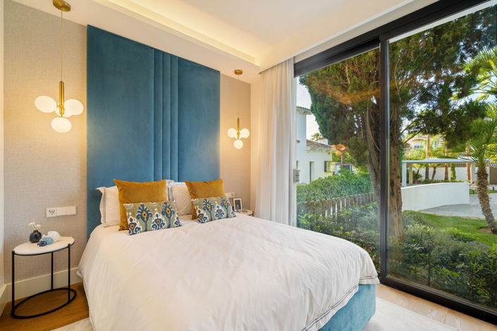 Image No.44-6 Bed Townhouse for sale