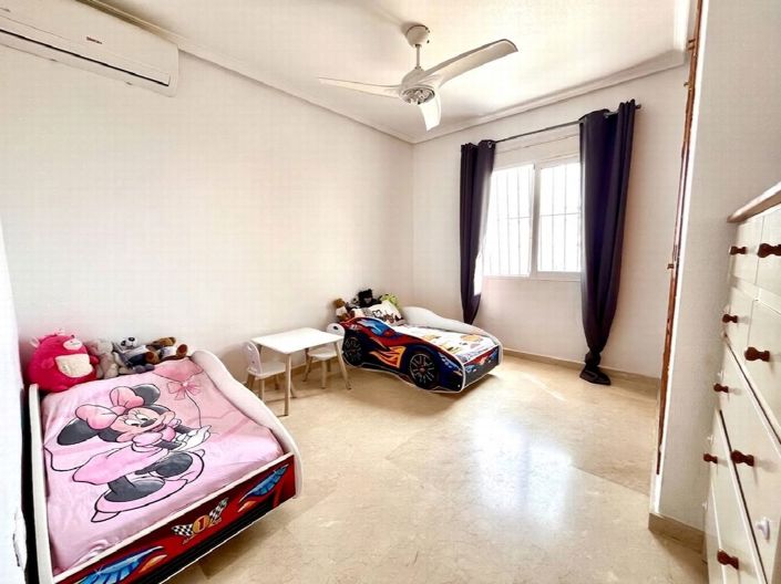 Image No.21-5 Bed Villa for sale
