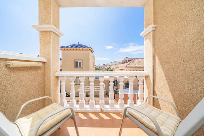 Image No.19-4 Bed Townhouse for sale