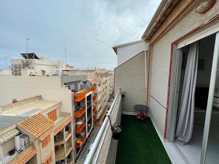 Image No.11-2 Bed Property for sale