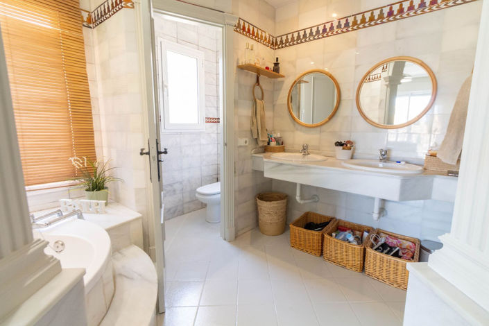 Image No.26-3 Bed Townhouse for sale