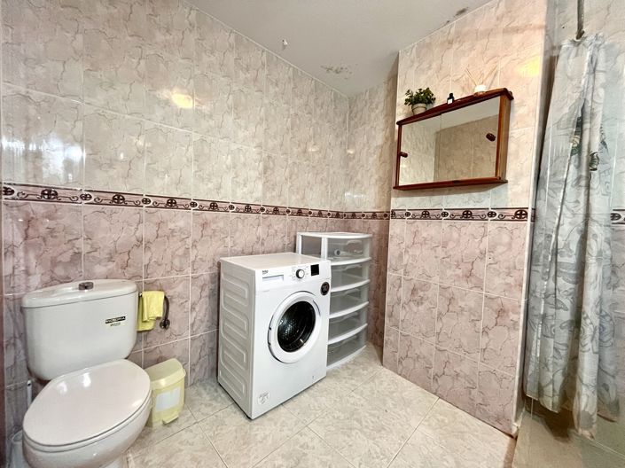 Image No.14-5 Bed House for sale