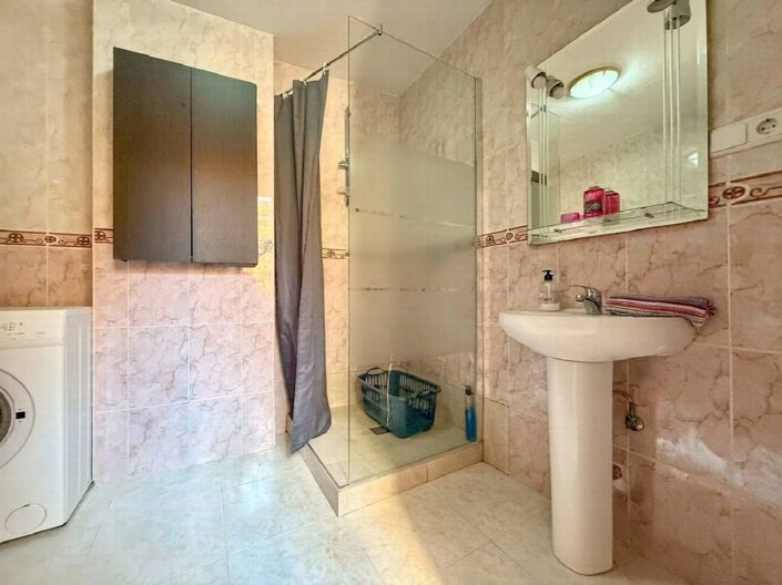 Image No.17-5 Bed Apartment for sale
