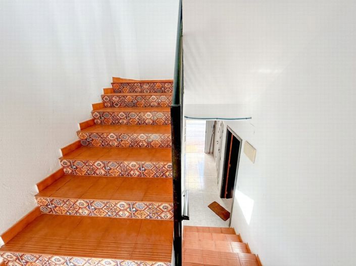 Image No.18-5 Bed Apartment for sale