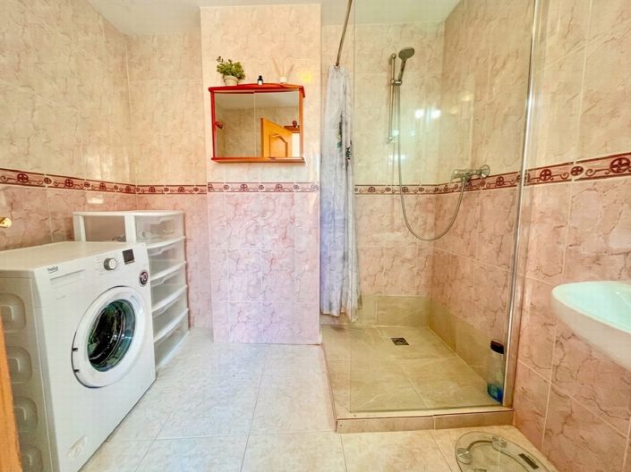 Image No.7-5 Bed Apartment for sale