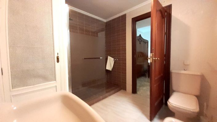 Image No.40-4 Bed Apartment for sale