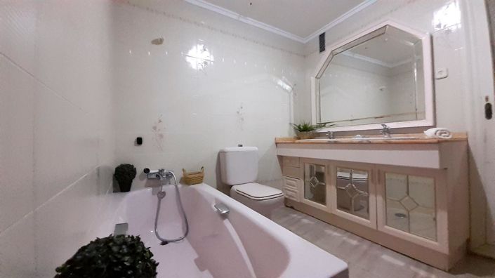 Image No.42-4 Bed Apartment for sale