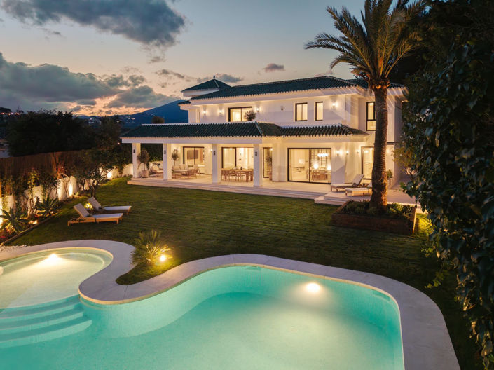 Image No.1-Villa de 5 chambres à vendre à Nueva Andalucia