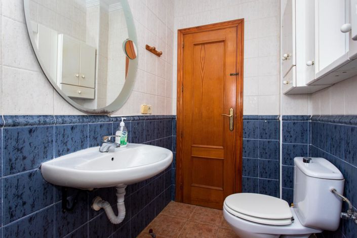 Image No.20-2 Bed Bungalow for sale