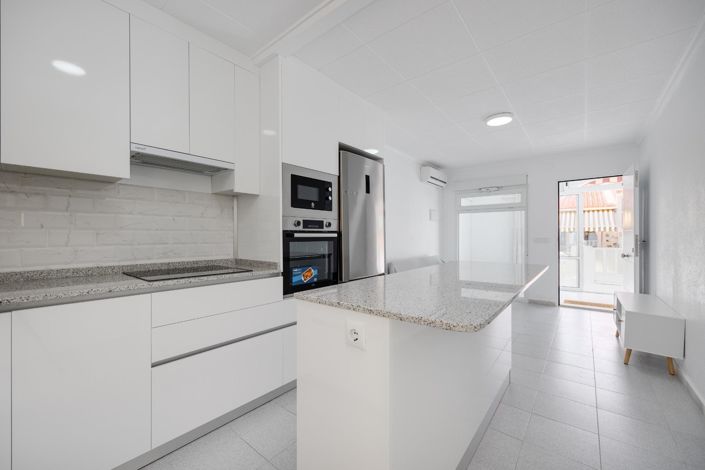 Image No.1-2 Bed Townhouse for sale