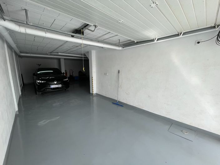 Image No.12-4 Bed Townhouse for sale