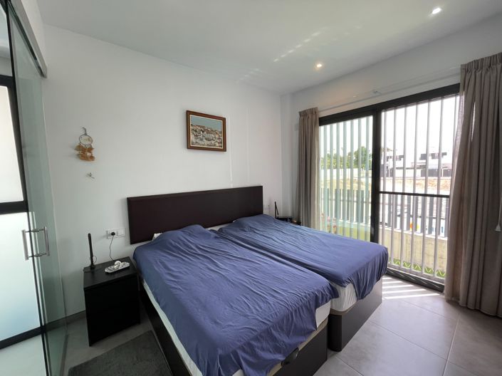 Image No.17-4 Bed Townhouse for sale