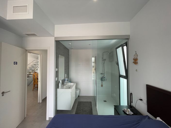 Image No.19-4 Bed Townhouse for sale