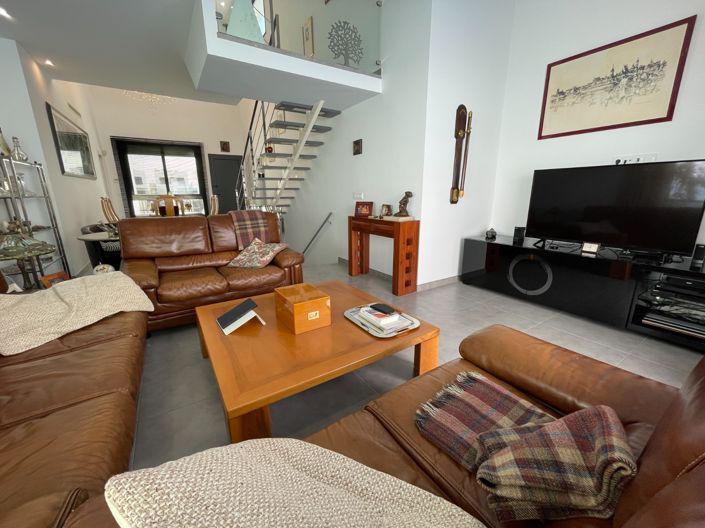 Image No.3-4 Bed Townhouse for sale