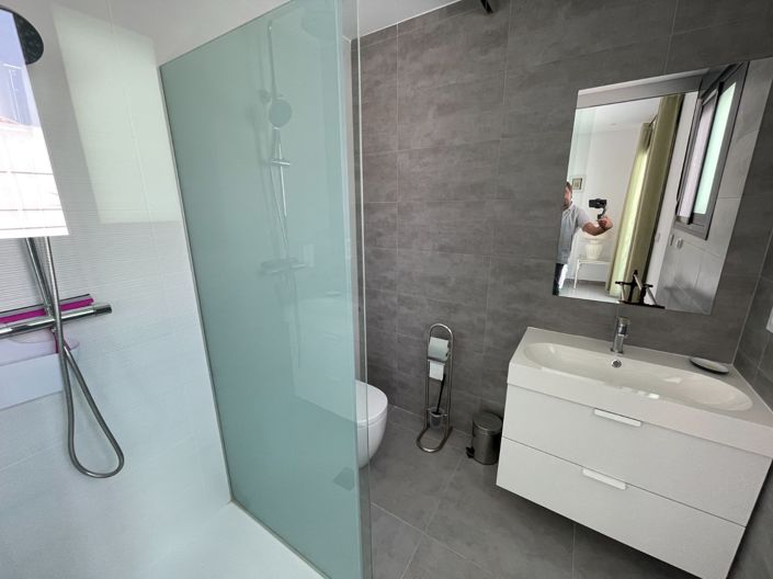 Image No.32-4 Bed Townhouse for sale