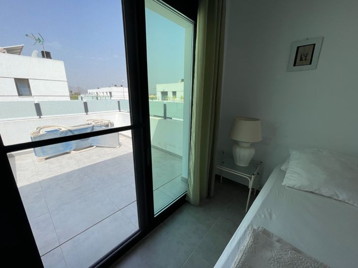 Image No.34-4 Bed Townhouse for sale