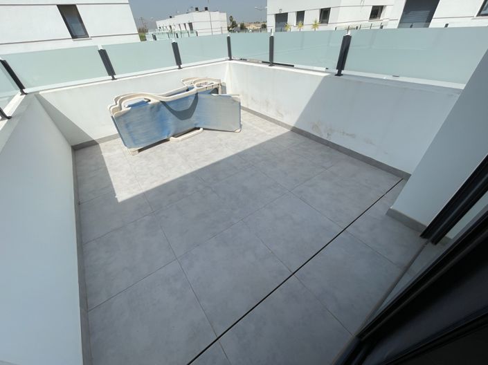 Image No.35-4 Bed Townhouse for sale