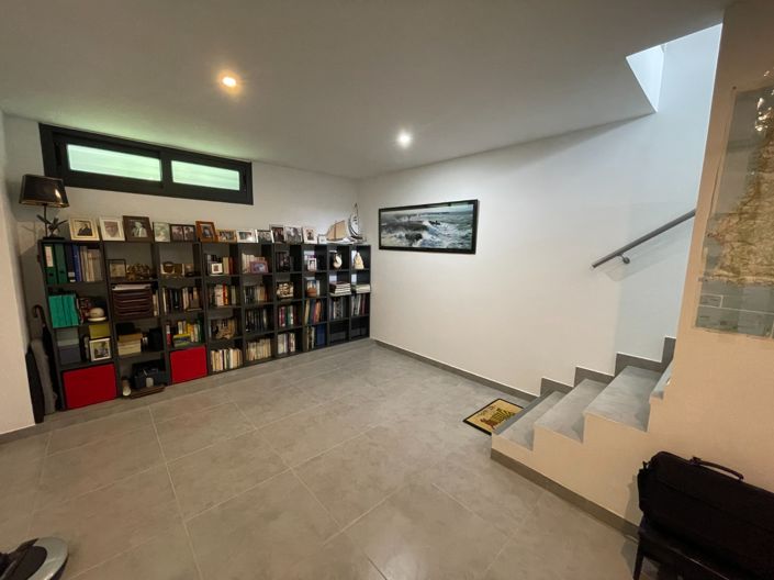 Image No.38-4 Bed Townhouse for sale