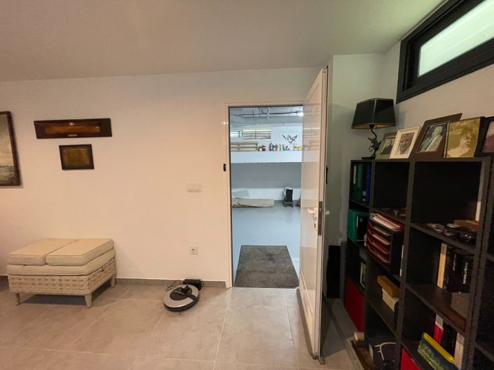 Image No.39-4 Bed Townhouse for sale