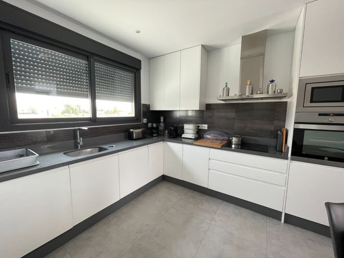 Image No.44-4 Bed Townhouse for sale