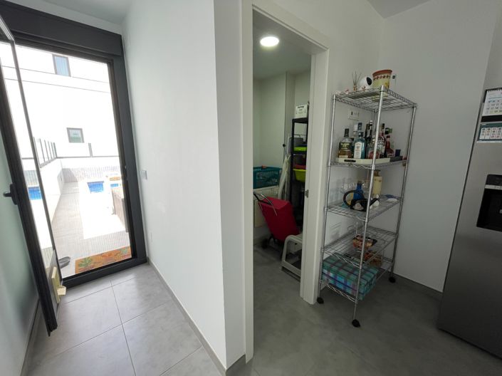 Image No.45-4 Bed Townhouse for sale