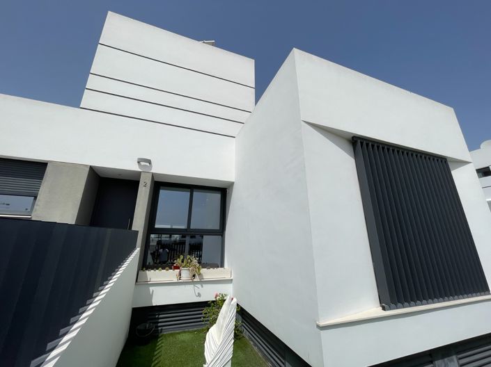 Image No.7-4 Bed Townhouse for sale