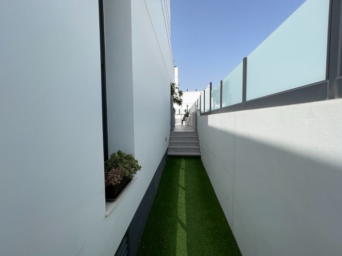 Image No.9-4 Bed Townhouse for sale