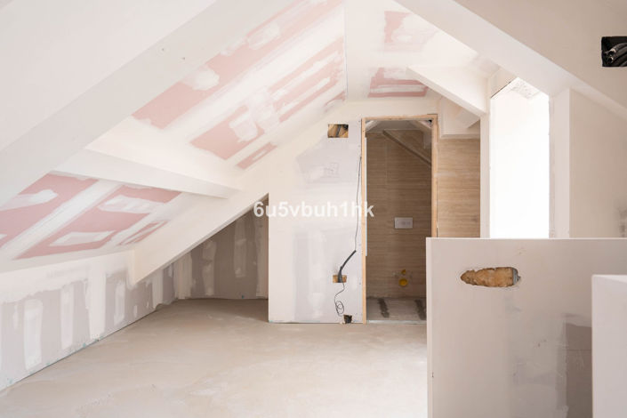 Image No.26-1 Bed Property for sale