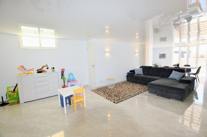 Image No.23-3 Bed House for sale