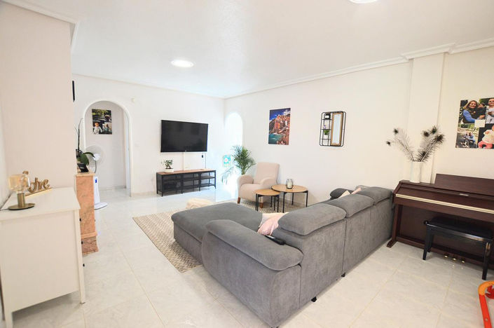 Image No.7-3 Bed House for sale