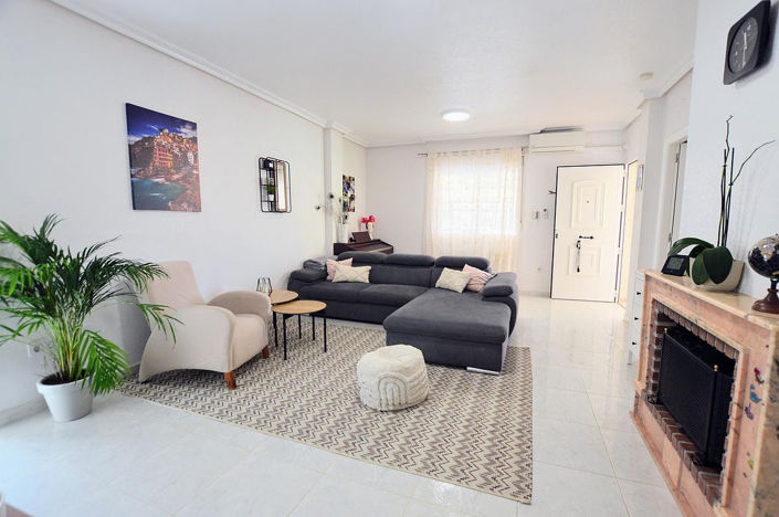 Image No.8-3 Bed House for sale