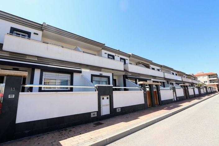 Image No.1-4 Bed House for sale