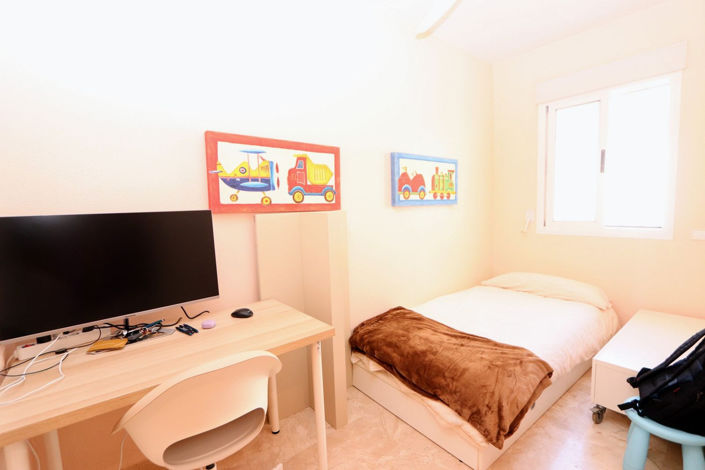 Image No.15-3 Bed House for sale