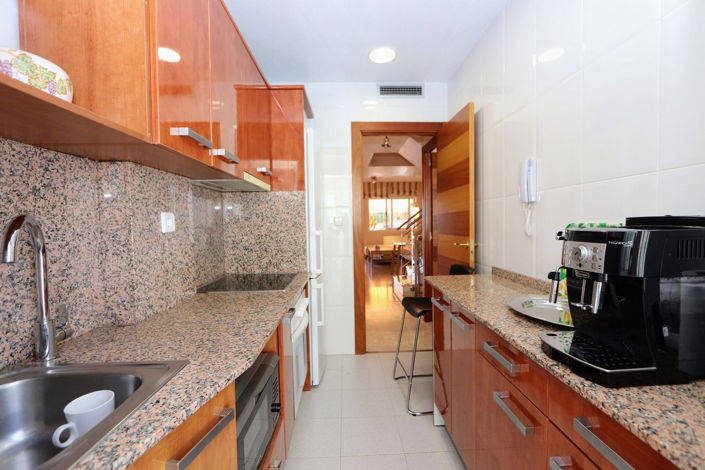 Image No.16-3 Bed House for sale
