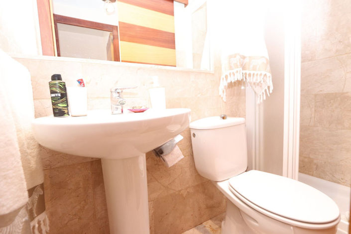 Image No.20-3 Bed House for sale