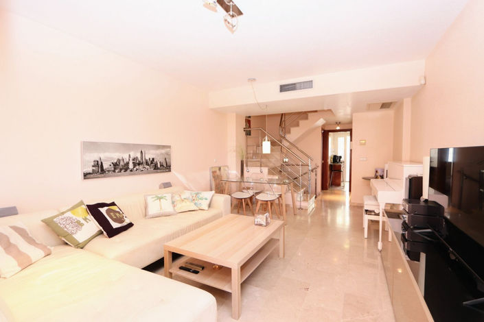 Image No.8-3 Bed House for sale